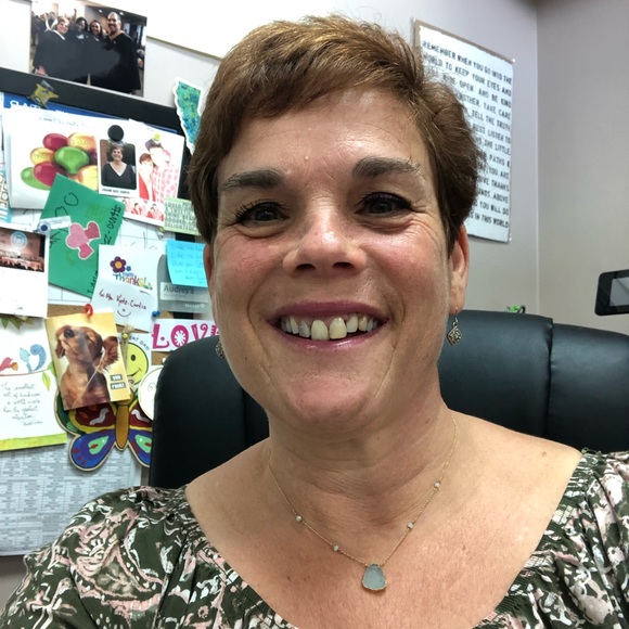 Meet your Posher, Louann - Picture 1 of 1